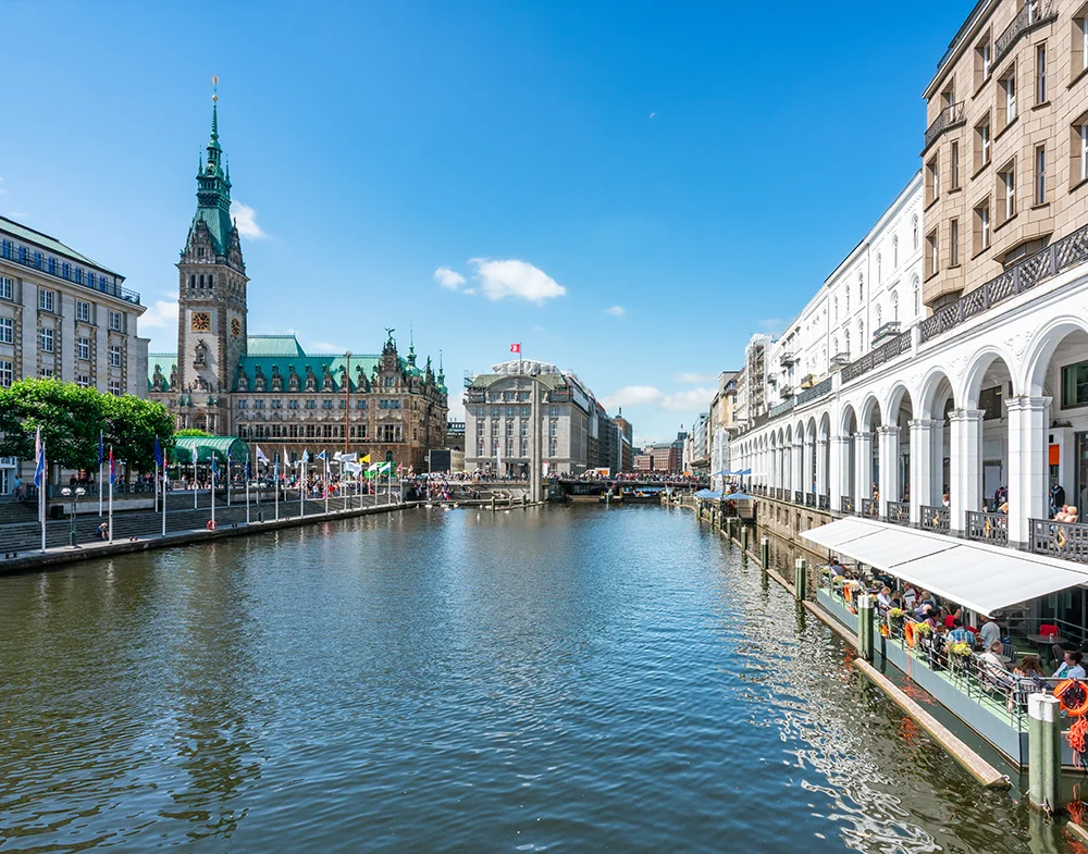 Kleine Alster at Jungfernstieg with Hamburg City Hall in the background